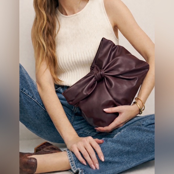 Karnig Mann Handbags - Vintage Karnig Mann Oversized Leather Clutch – Made in Canada w/Crossbody Strap